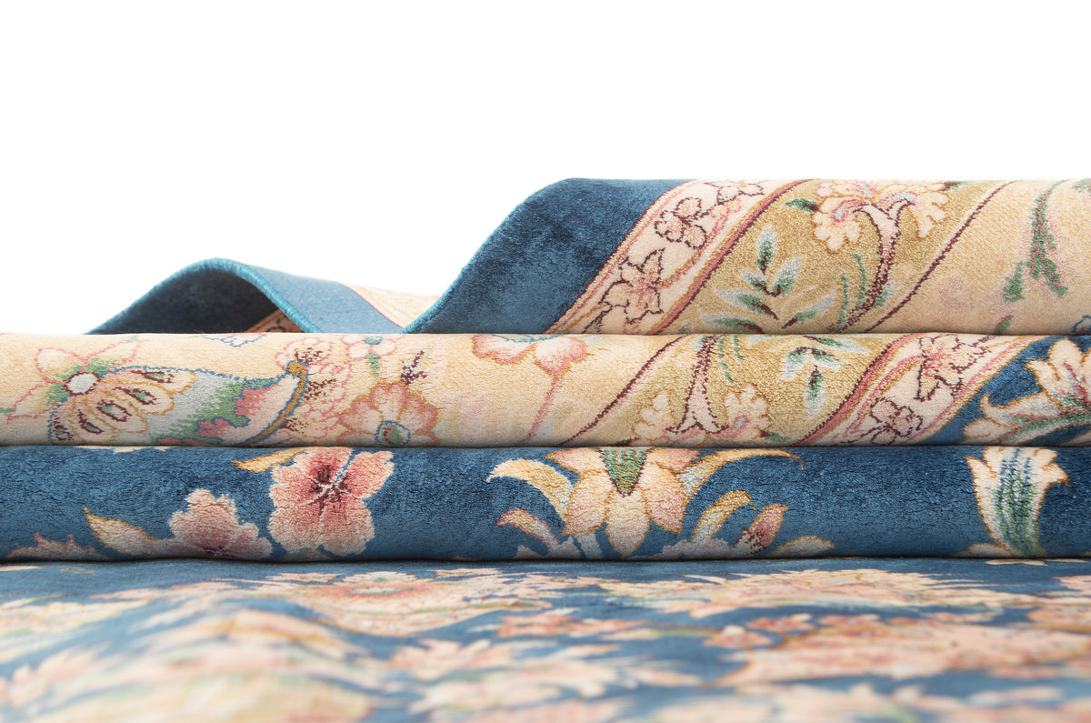 Rechteck Teppich Ghom Design in Blau von Hadorn™ - Lifestyle Image