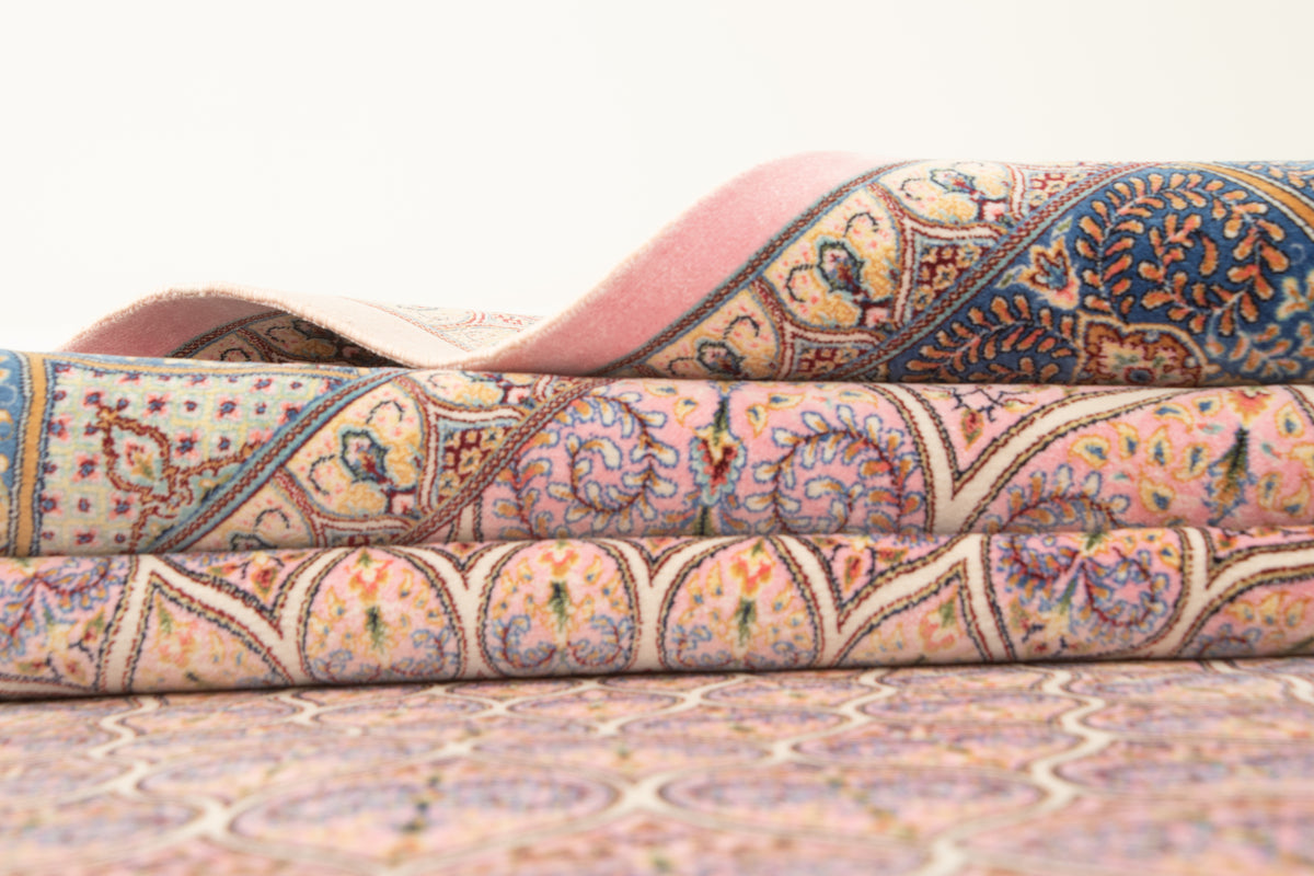 Rechteck Teppich Ghom Design in Rosa von Hadorn™ - Lifestyle Image