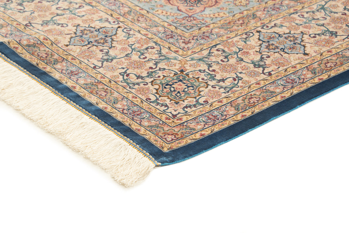 Rechteck Teppich Ghom Design in Blau von Hadorn™ - Lifestyle Image
