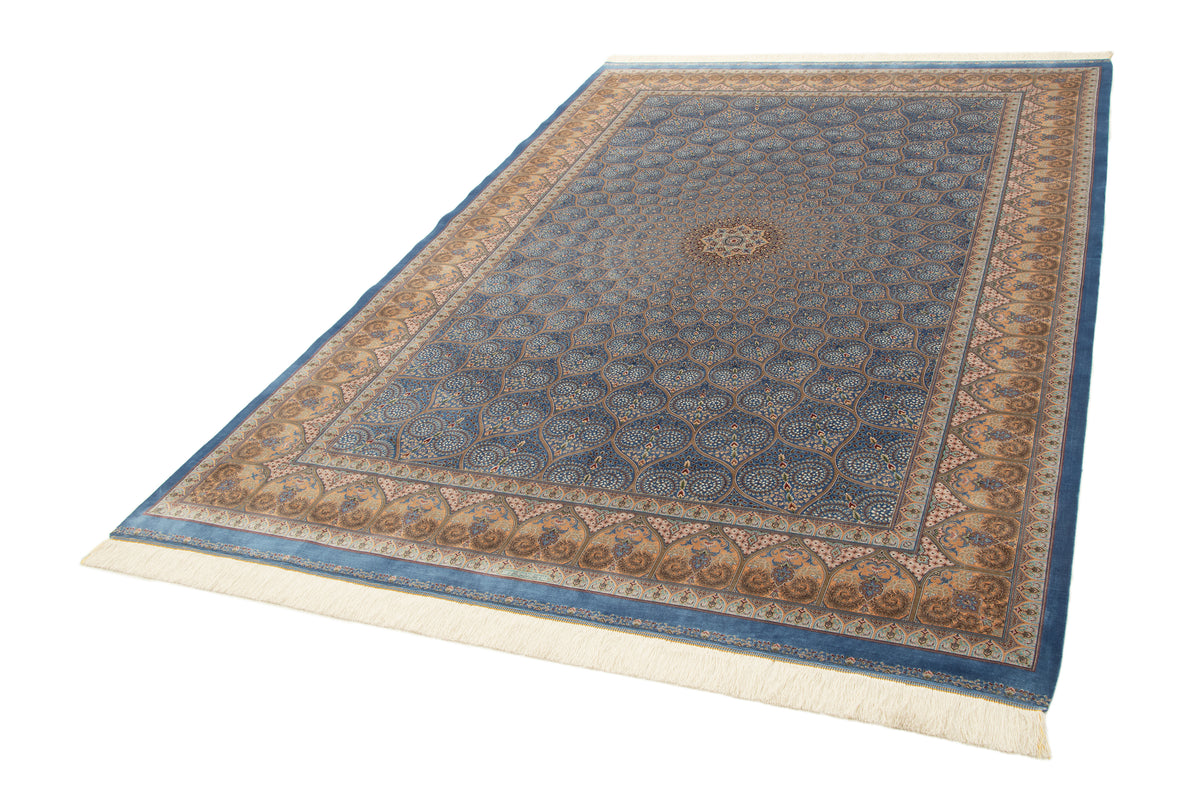 Rechteck Teppich Ghom Design in Blau von Hadorn™ - Lifestyle Image