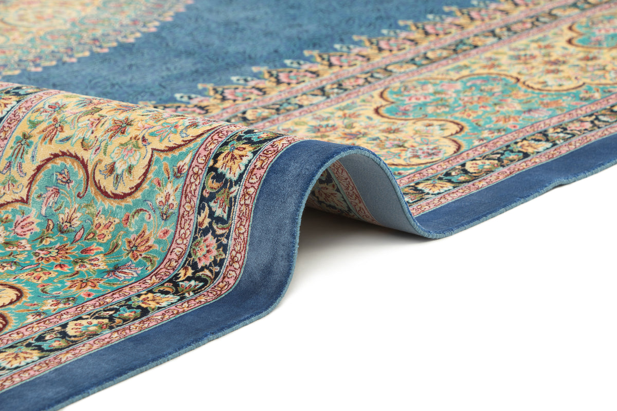 Rechteck Teppich Ghom Design in Blau von Hadorn™ - Lifestyle Image