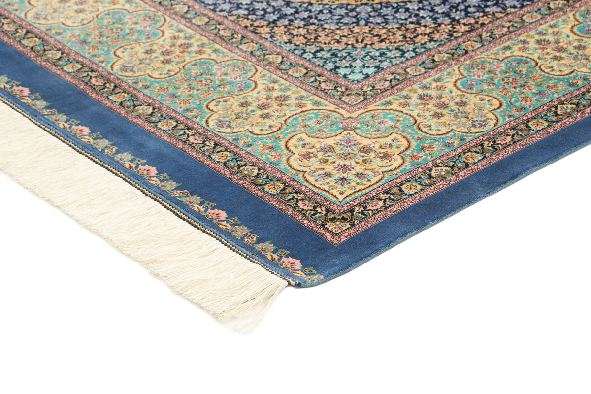 Rechteck Teppich Ghom Design in Blau von Hadorn™ - Lifestyle Image