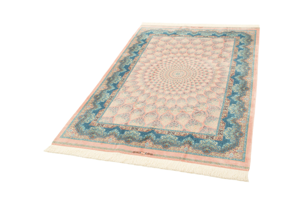 Rechteck Teppich Ghom Design in Rosa  von Hadorn™ - Lifestyle Image