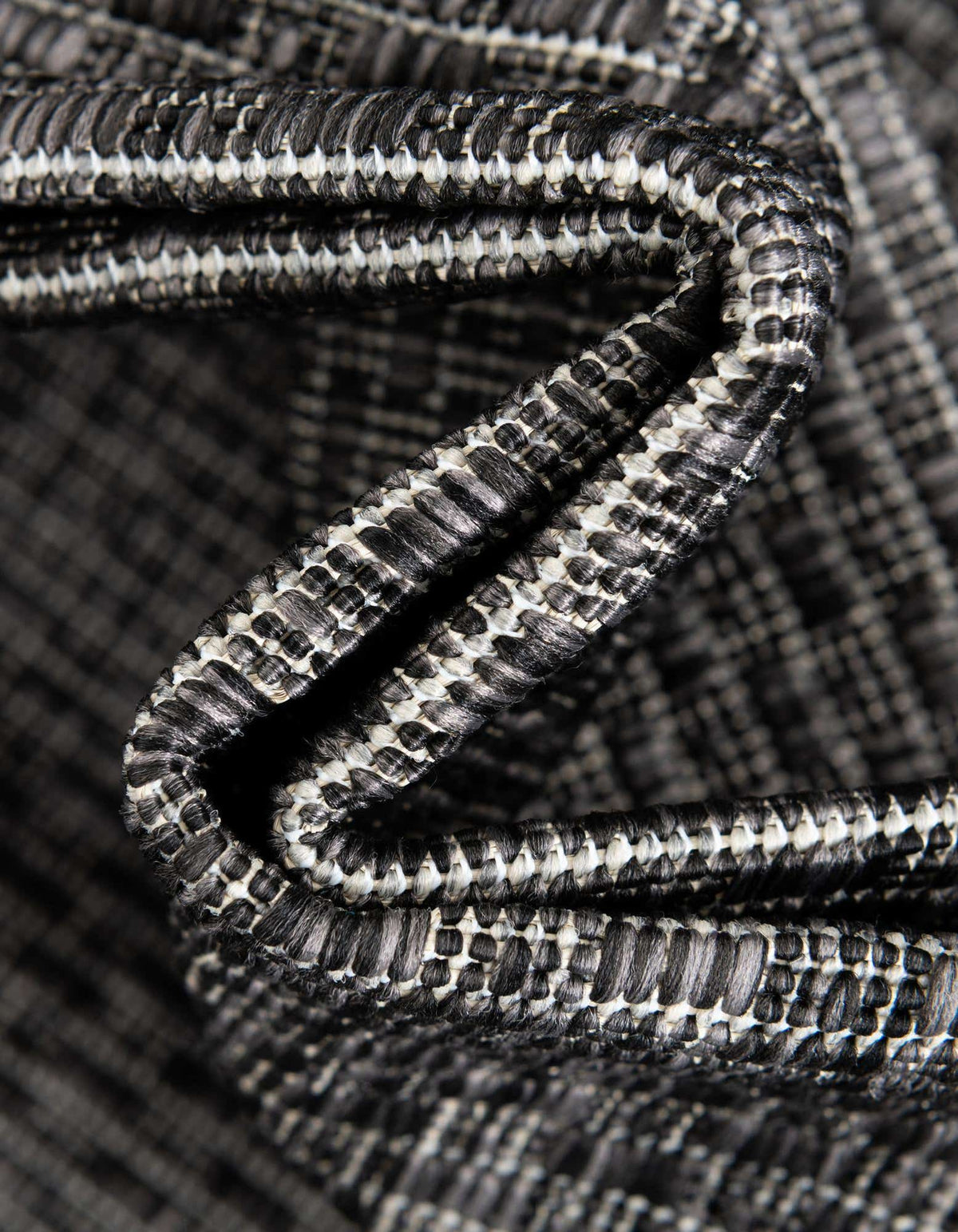 Rechteck Outdoor Teppich Tulum Outdoor in Schwarz von Hadorn™ - Lifestyle Image