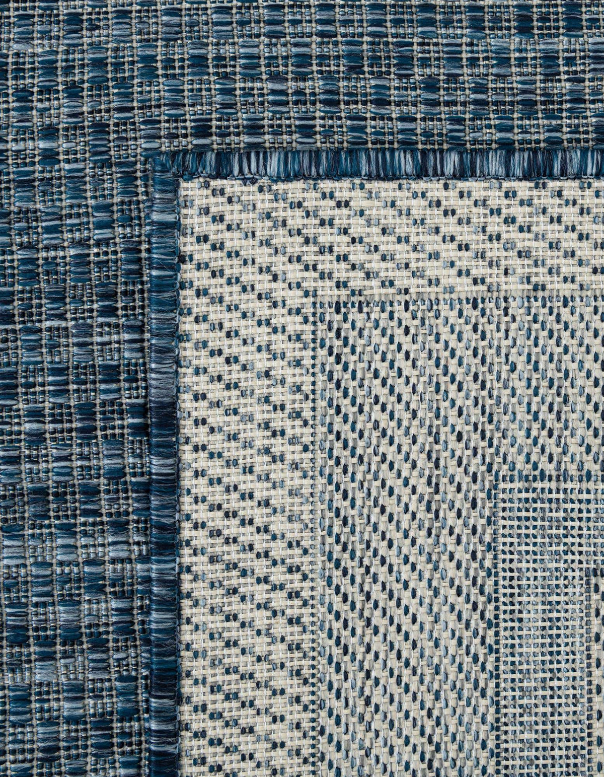 Rechteck Outdoor Teppich Tulum Outdoor Border in Blau von Hadorn™ - Lifestyle Image