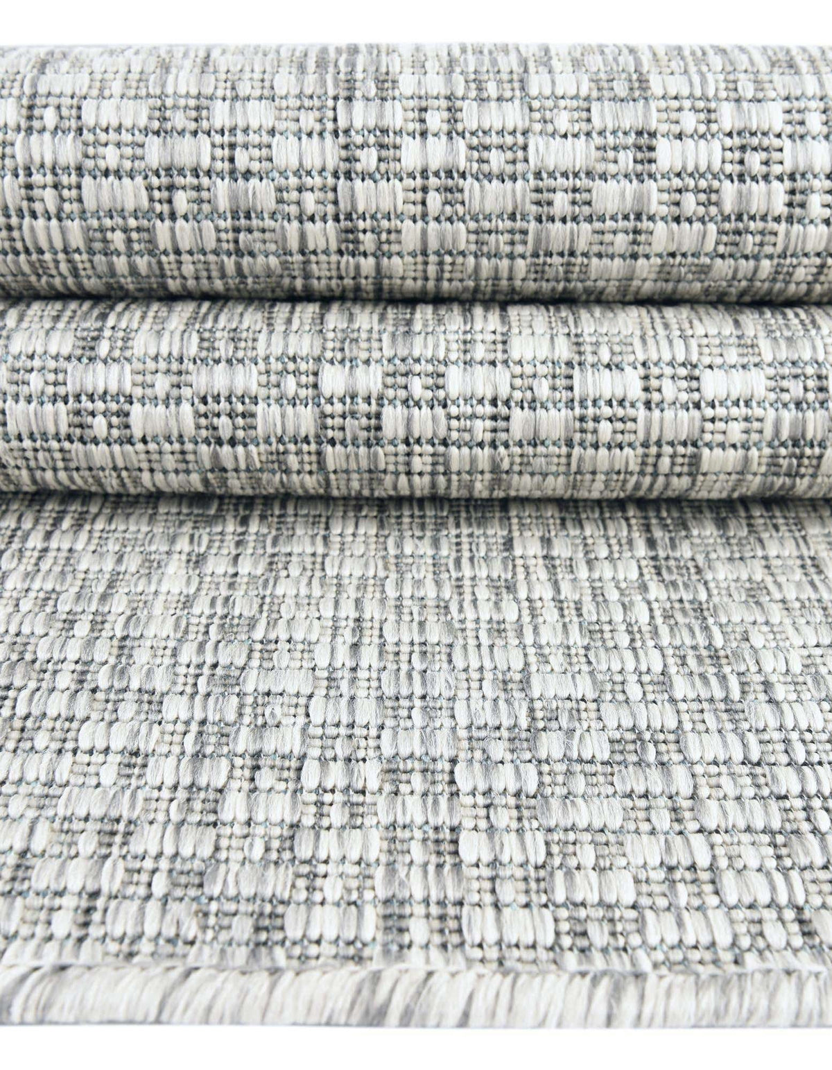 Rechteck Outdoor Teppich Tulum Outdoor Solid in Hellgrau von Hadorn™ - Lifestyle Image