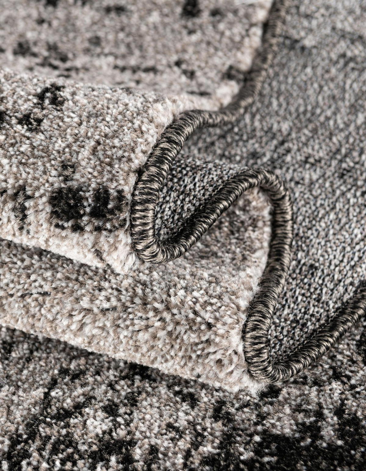 Quadratisch Teppich Loft in Dunkelgrau von Hadorn™ - Lifestyle Image