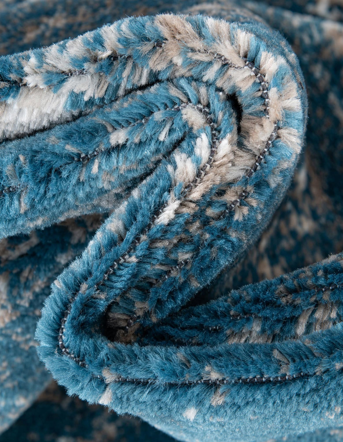 Läufer Teppich Monaco in Blau von Hadorn™ - Lifestyle Image