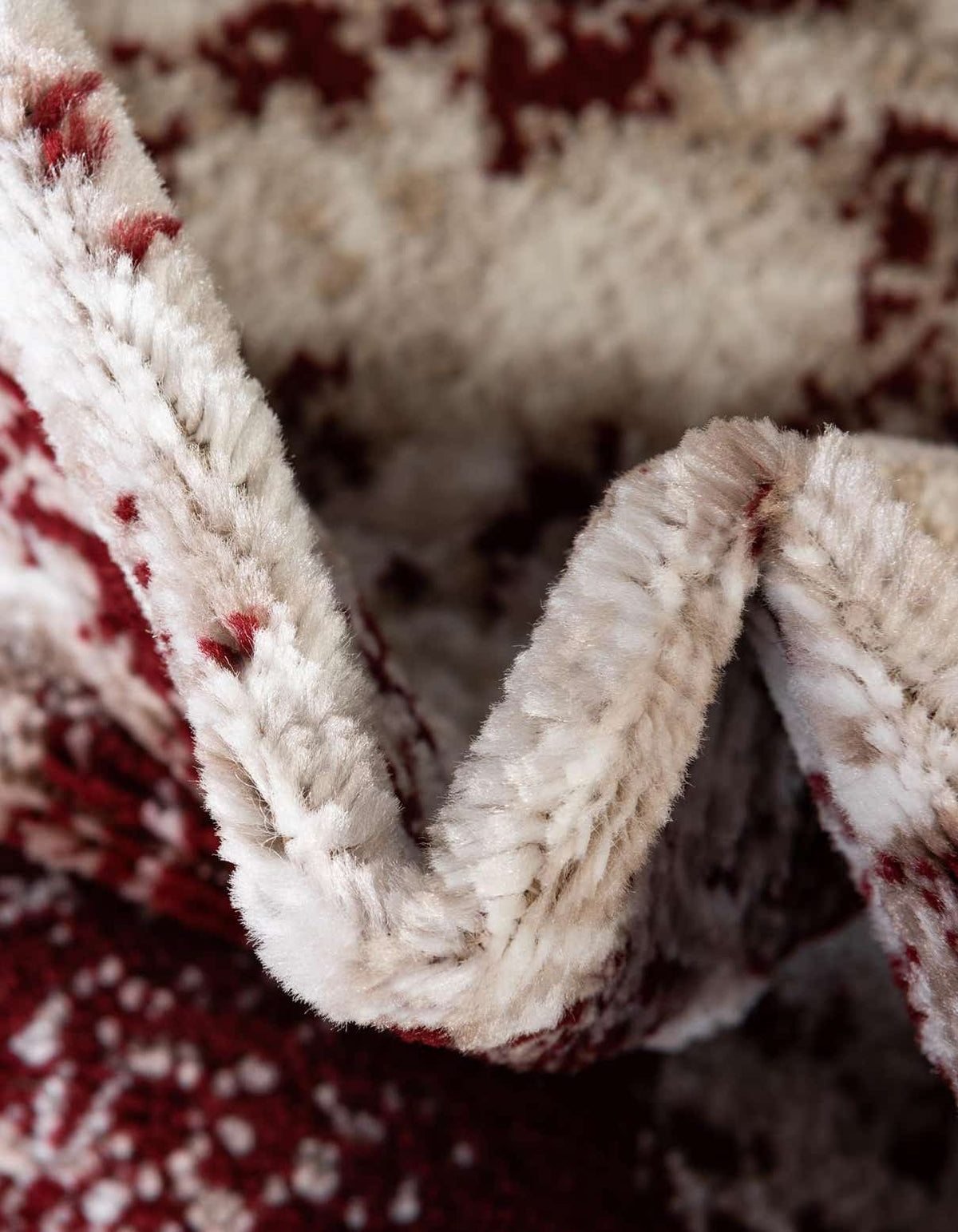 Rechteck Teppich Monaco in Burgund von Hadorn™ - Lifestyle Image