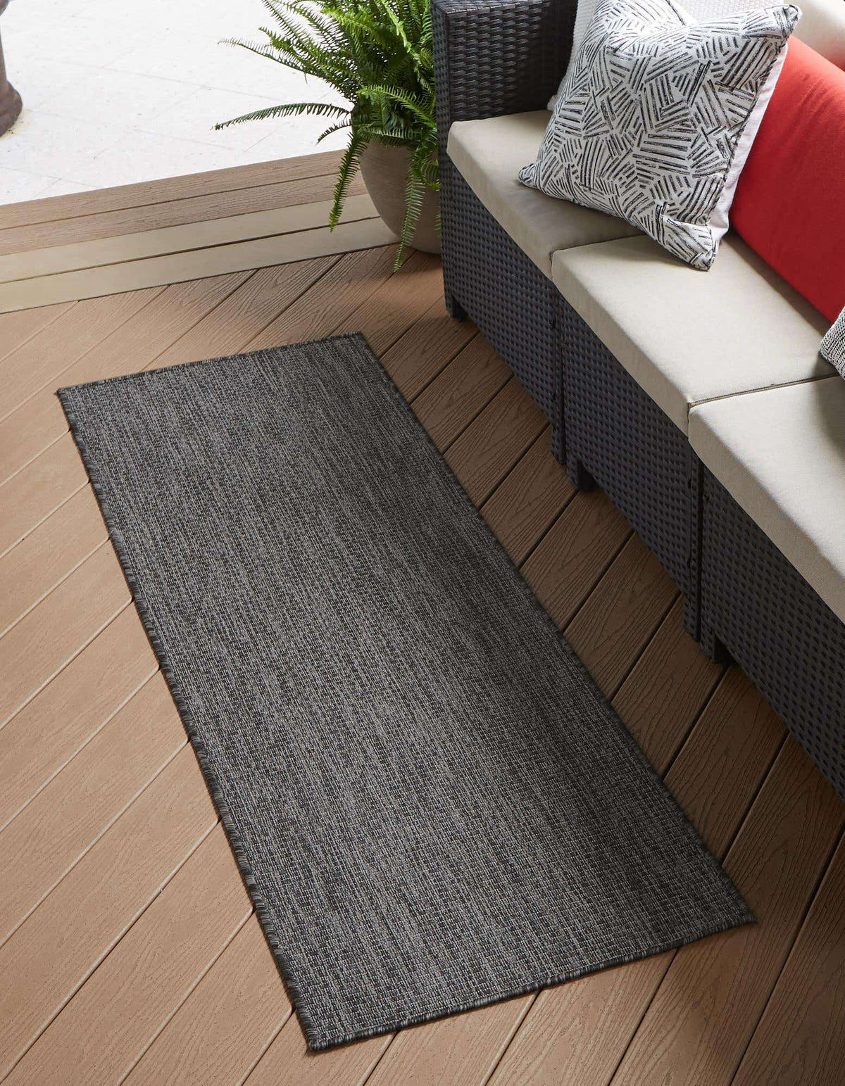 Läufer Outdoor Teppich Tulum Outdoor in Schwarz von Hadorn™ - Lifestyle Image