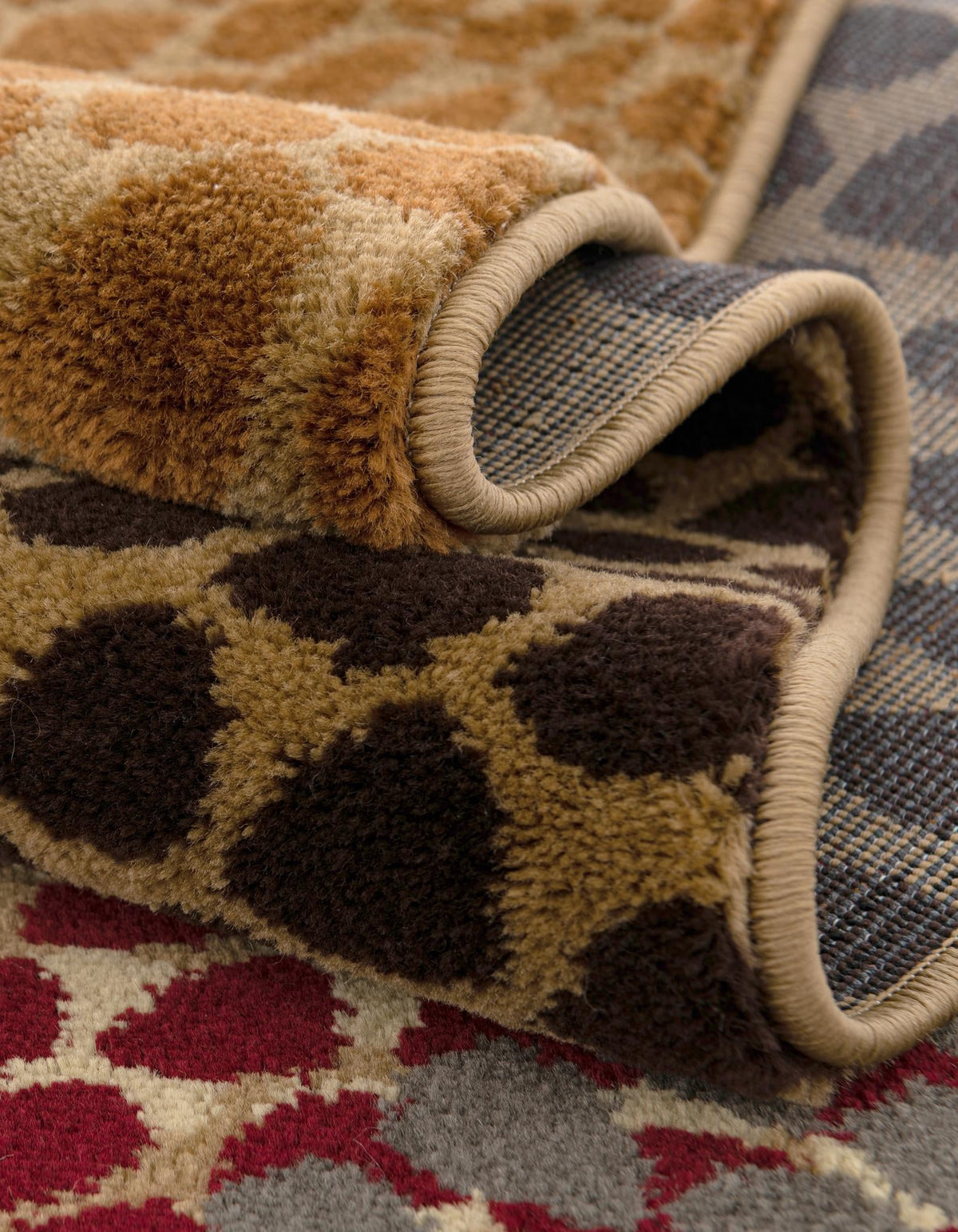 Rechteck Teppich Coffee Shop in Beige von Hadorn™ - Lifestyle Image