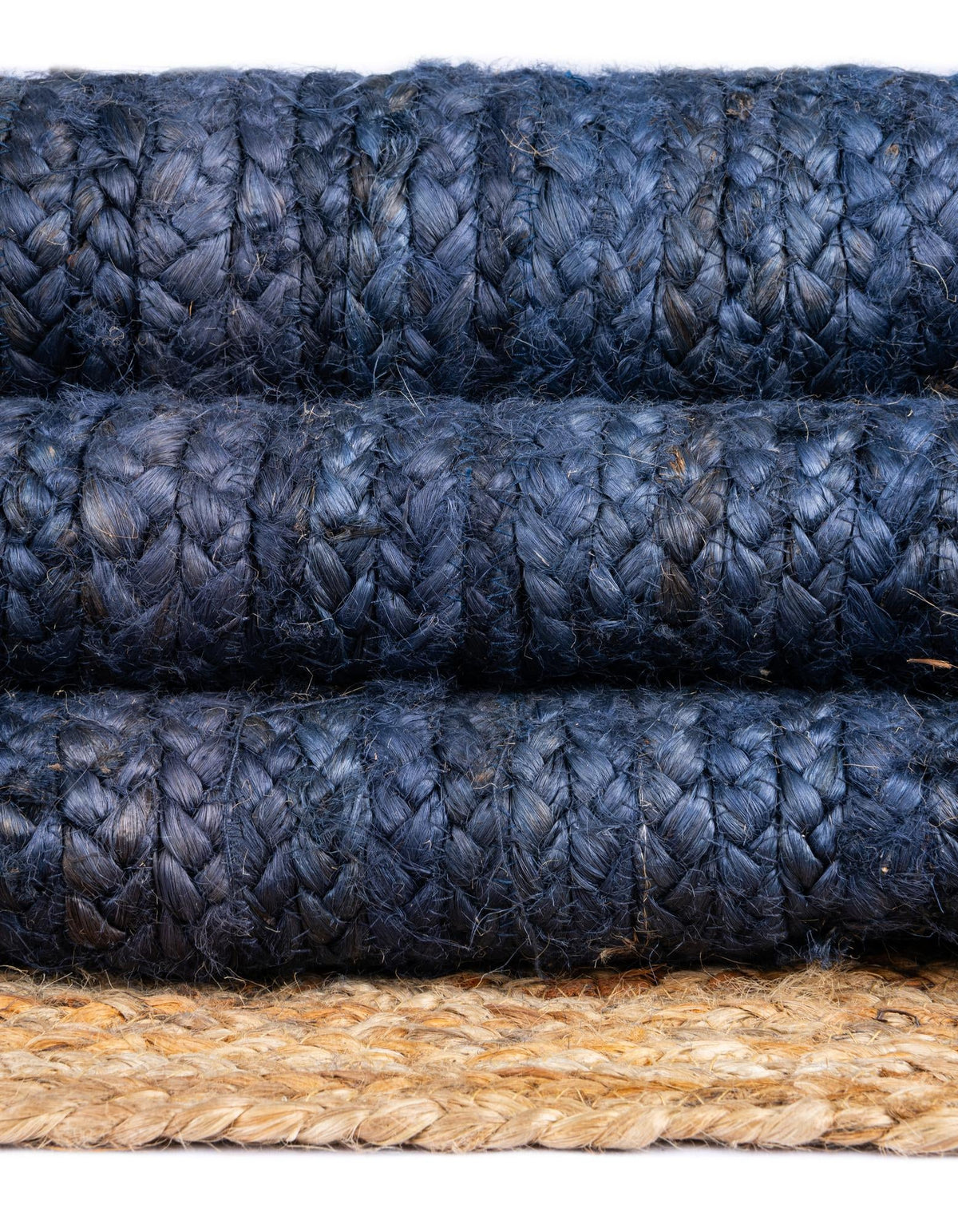 Rechteck Teppich Braided Jute in Blau von Hadorn™ - Lifestyle Image