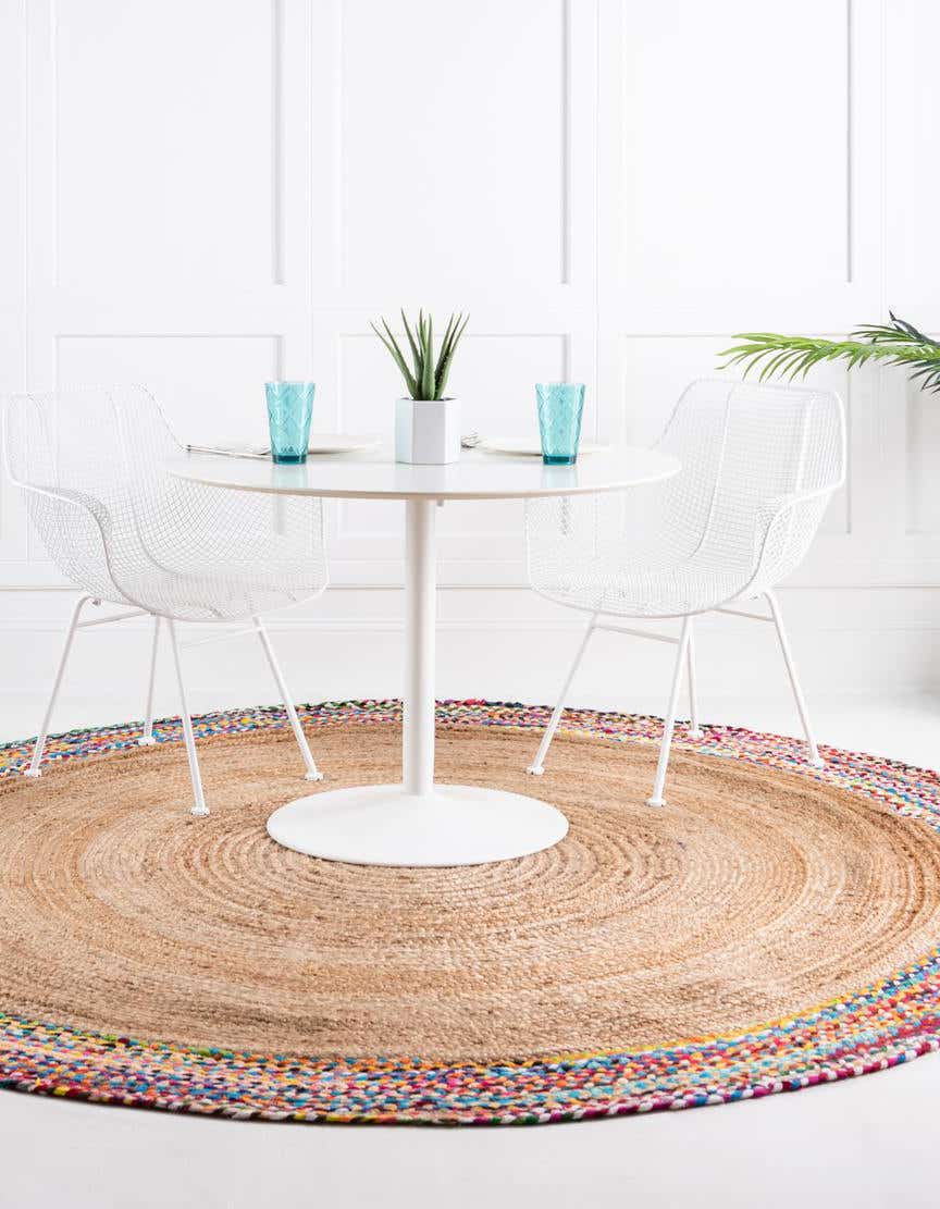Rund Handgeflochten Teppich Braided Jute in Natürlich von Hadorn™ - Lifestyle Image