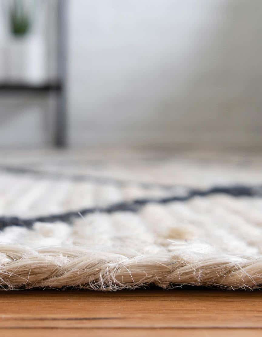 Rechteck Handgeflochten Teppich Braided Jute in Elfenbein von Hadorn™ - Lifestyle Image