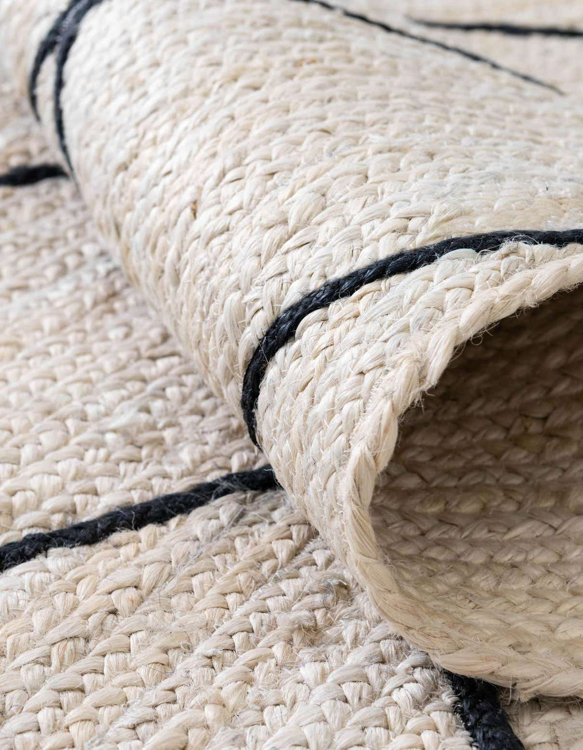 Rechteck Handgeflochten Teppich Braided Jute in Elfenbein von Hadorn™ - Lifestyle Image