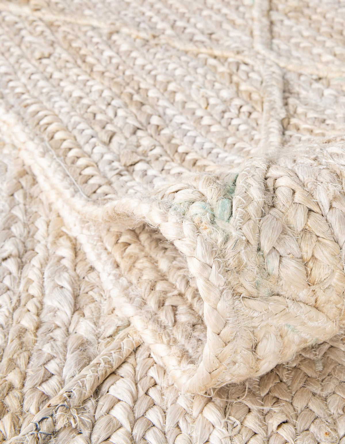 Rechteck Handgeflochten Teppich Braided Jute in Elfenbein von Hadorn™ - Lifestyle Image