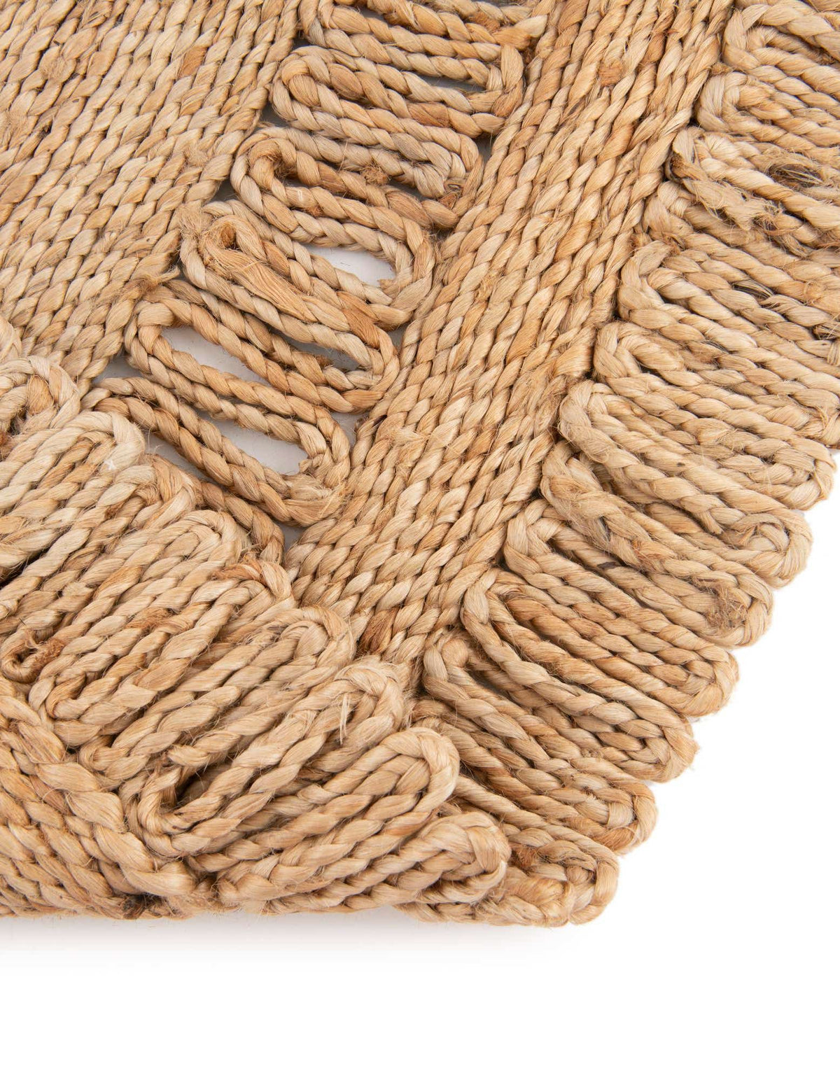 Rund Handgeflochten Teppich Braided Jute in Natürlich von Hadorn™ - Lifestyle Image