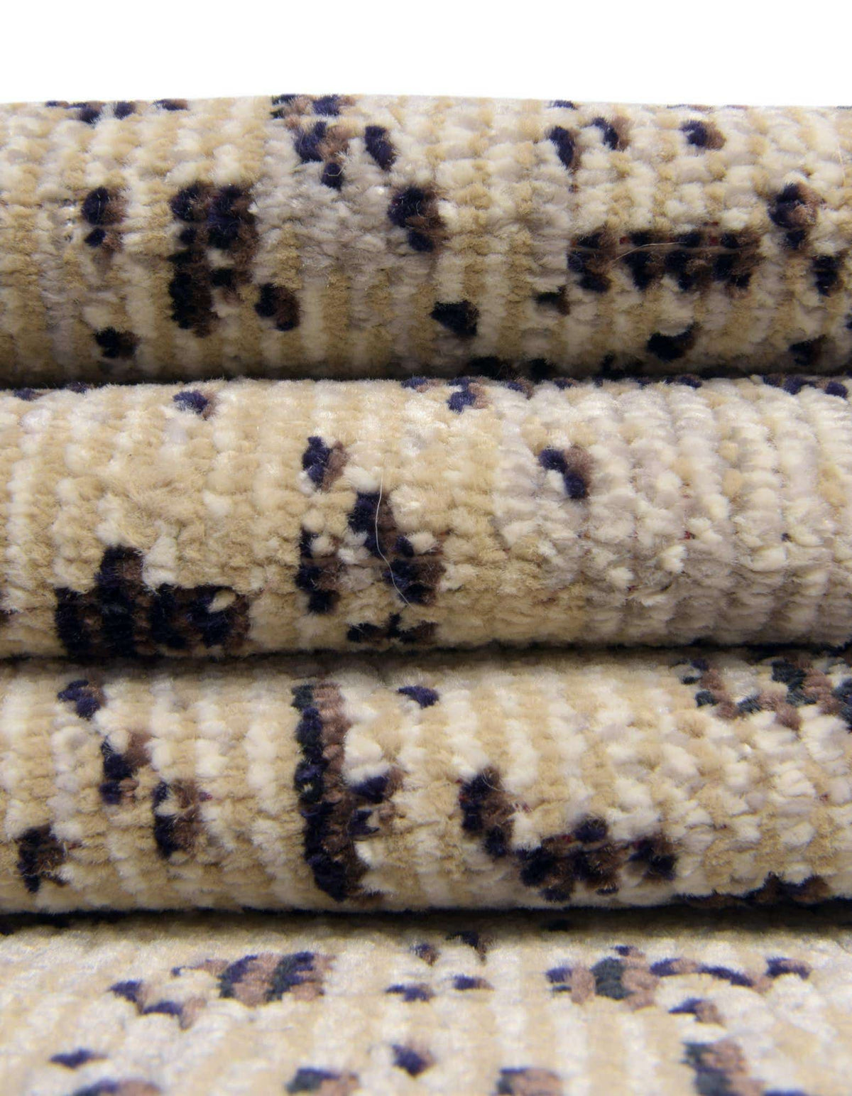 Rechteck Teppich Amulet in Hellgrau von Hadorn™ - Lifestyle Image
