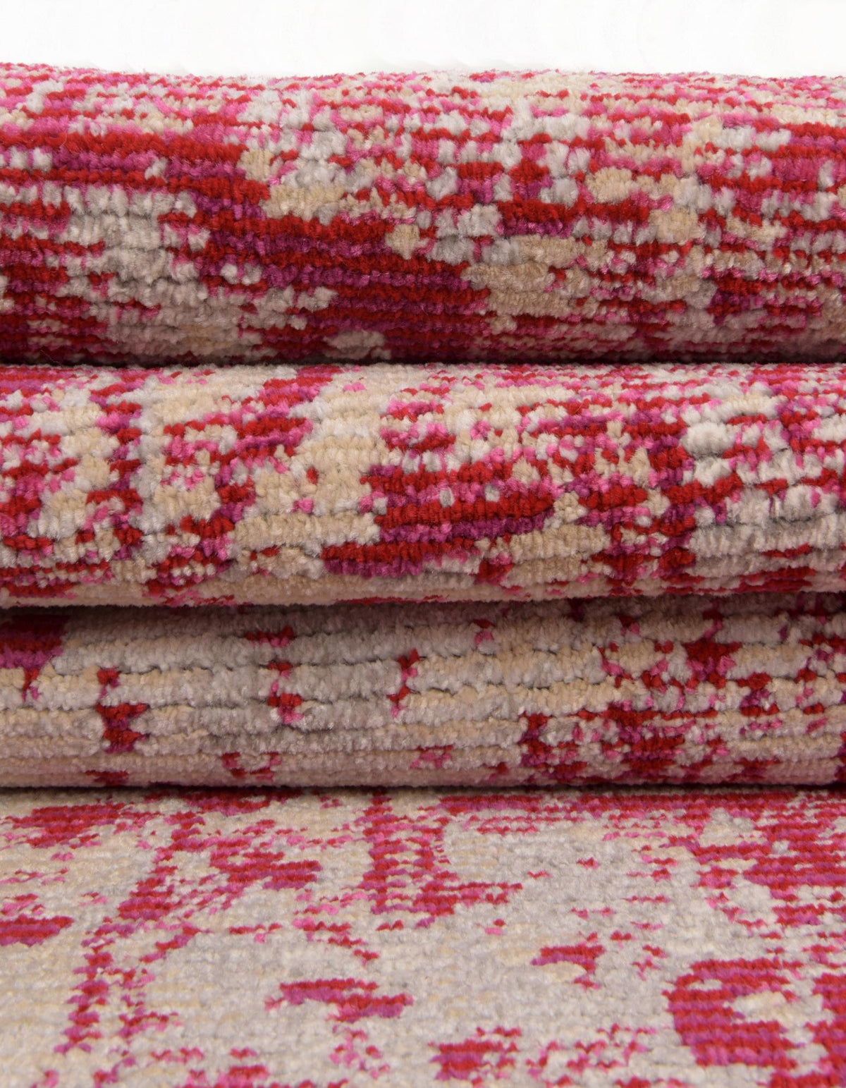 Rechteck Teppich Amulet in Rosa von Hadorn™ - Lifestyle Image