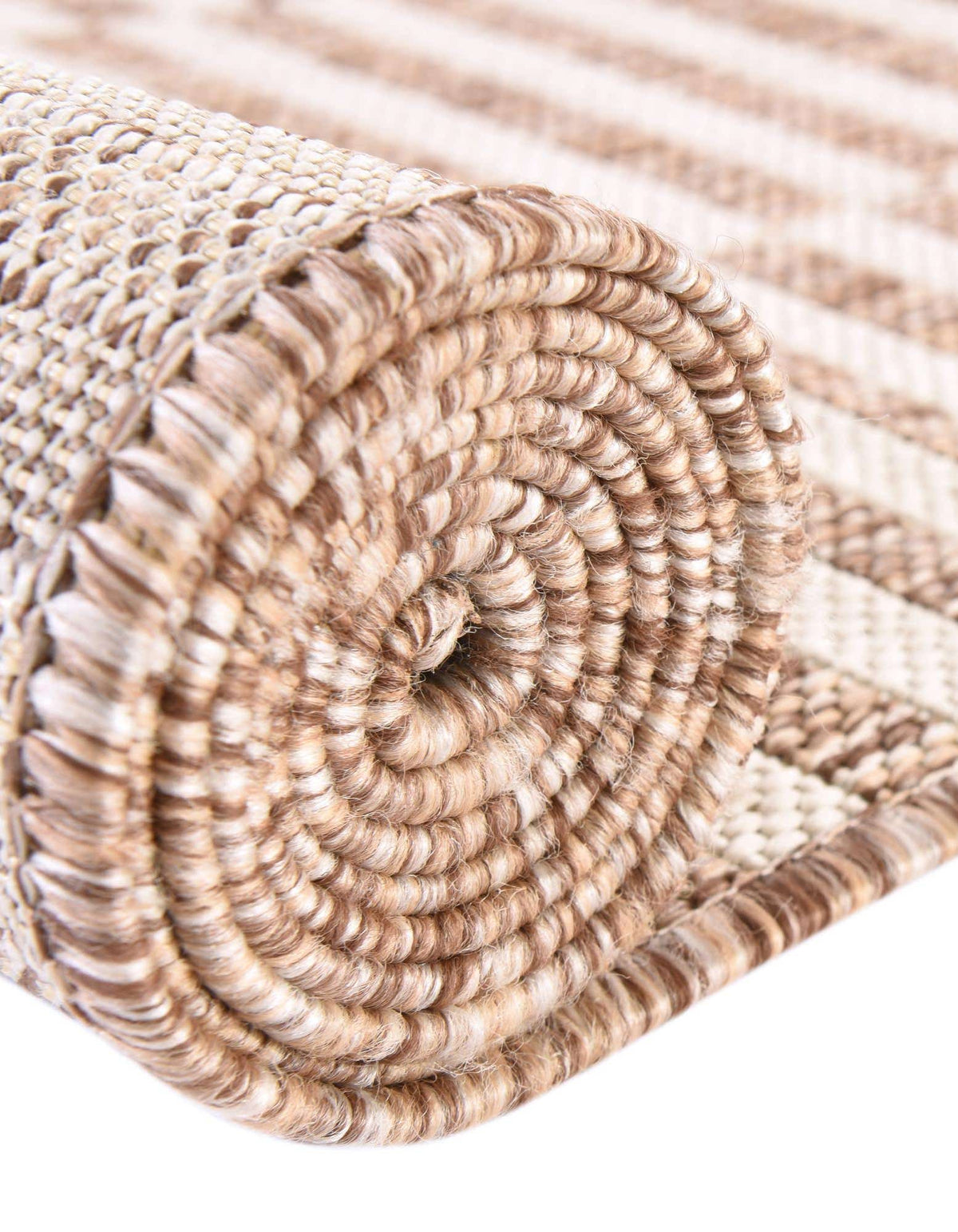 Rechteck Outdoor Teppich Tulum Outdoor Tile in Taupe von Hadorn™ - Lifestyle Image