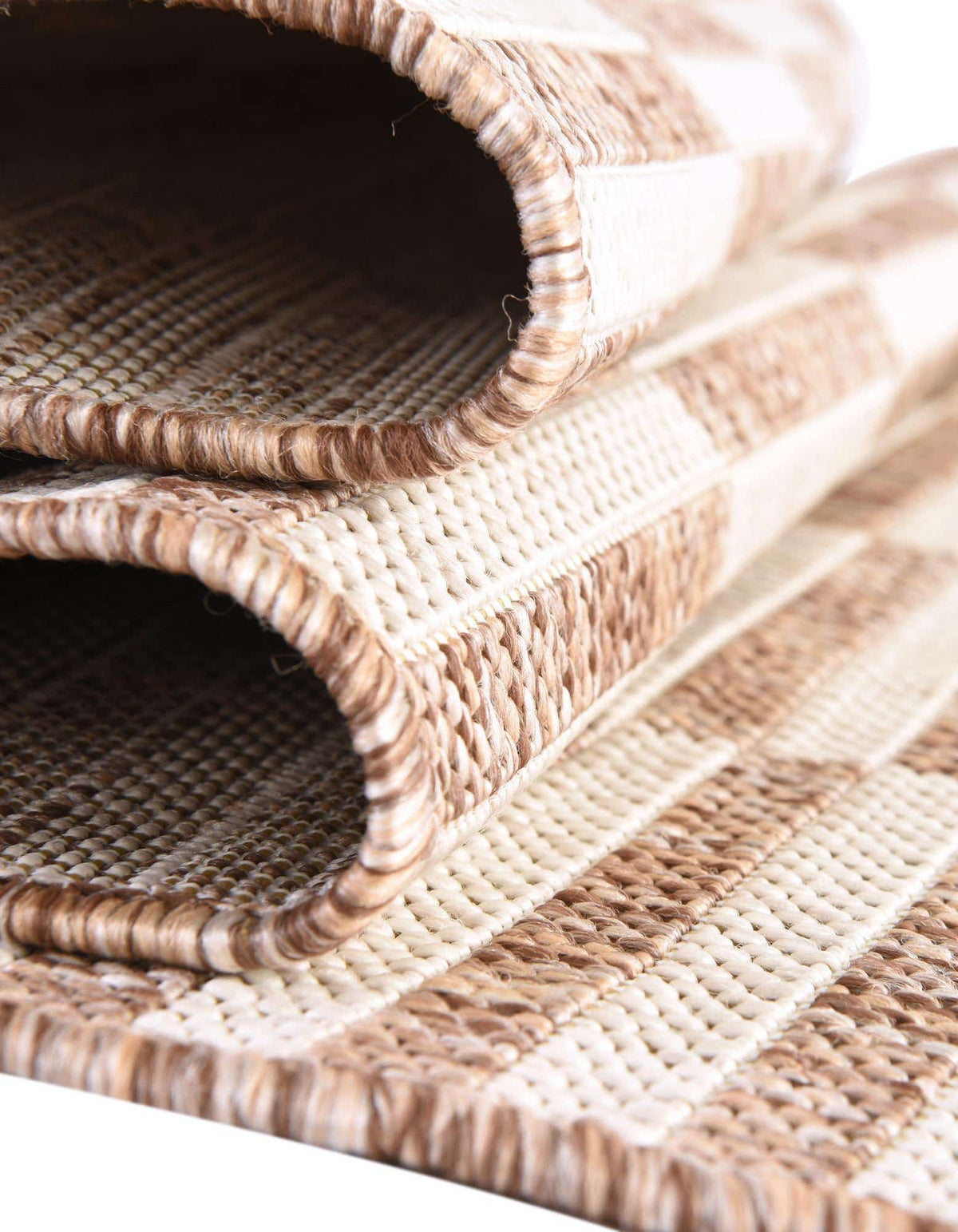 Rund Outdoor Teppich Tulum Outdoor in Taupe von Hadorn™ - Lifestyle Image