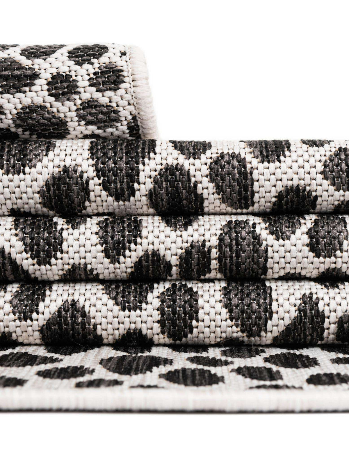 Oval Outdoor Teppich Tulum Outdoor in Schwarz von Hadorn™ - Lifestyle Image