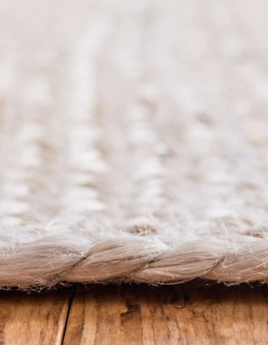 Rechteck Handgeflochten Teppich Braided Jute in Weiss von Hadorn™ - Lifestyle Image