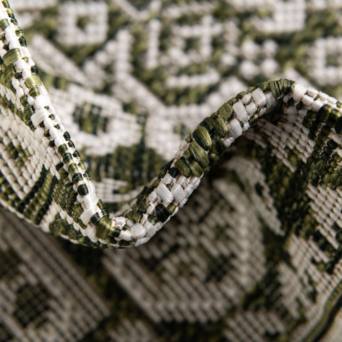 Rund Outdoor Teppich Tulum Outdoor in Grün von Hadorn™ - Lifestyle Image