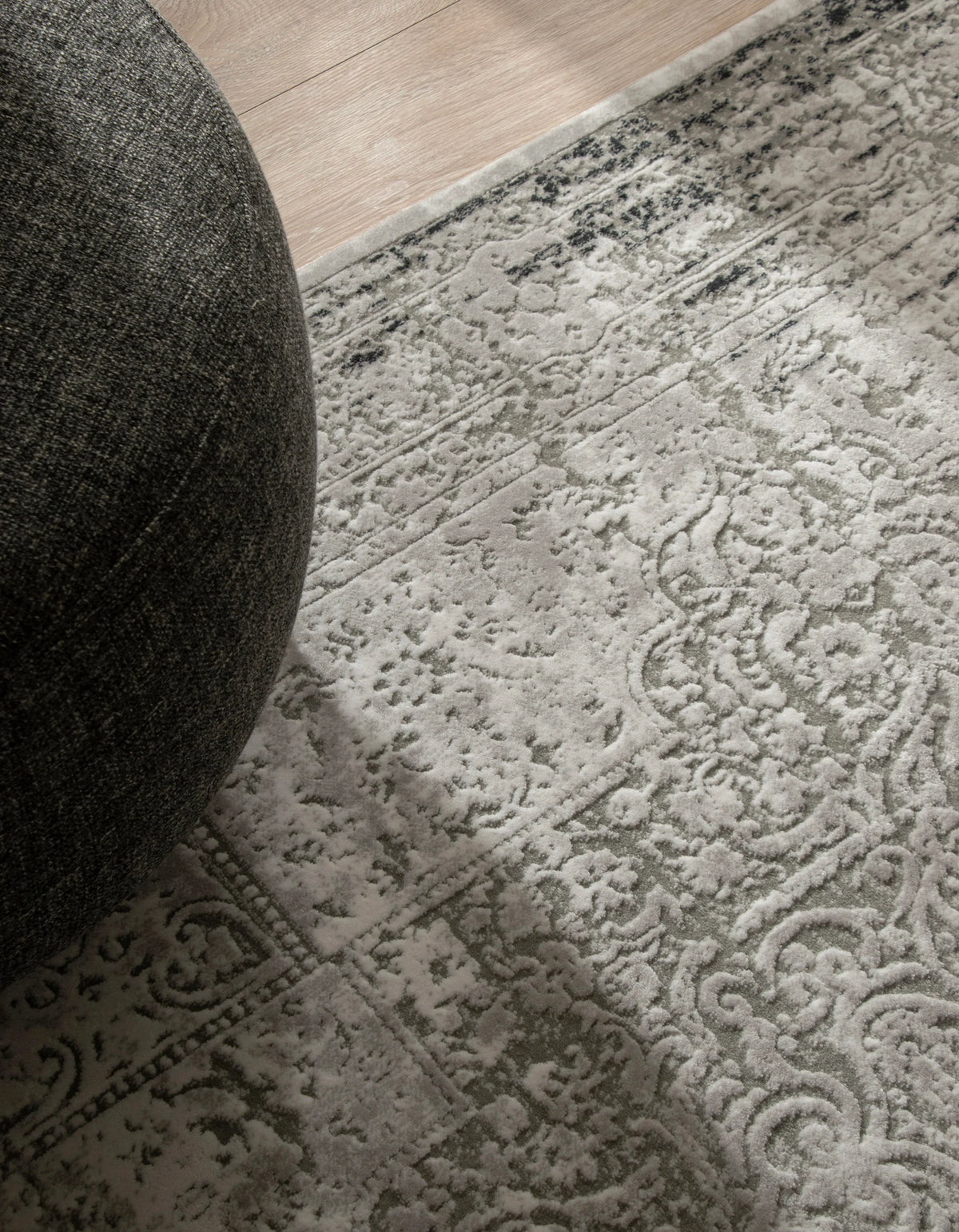 Rechteck Teppich Davos Elegance in Grau von Hadorn™ - Lifestyle Image
