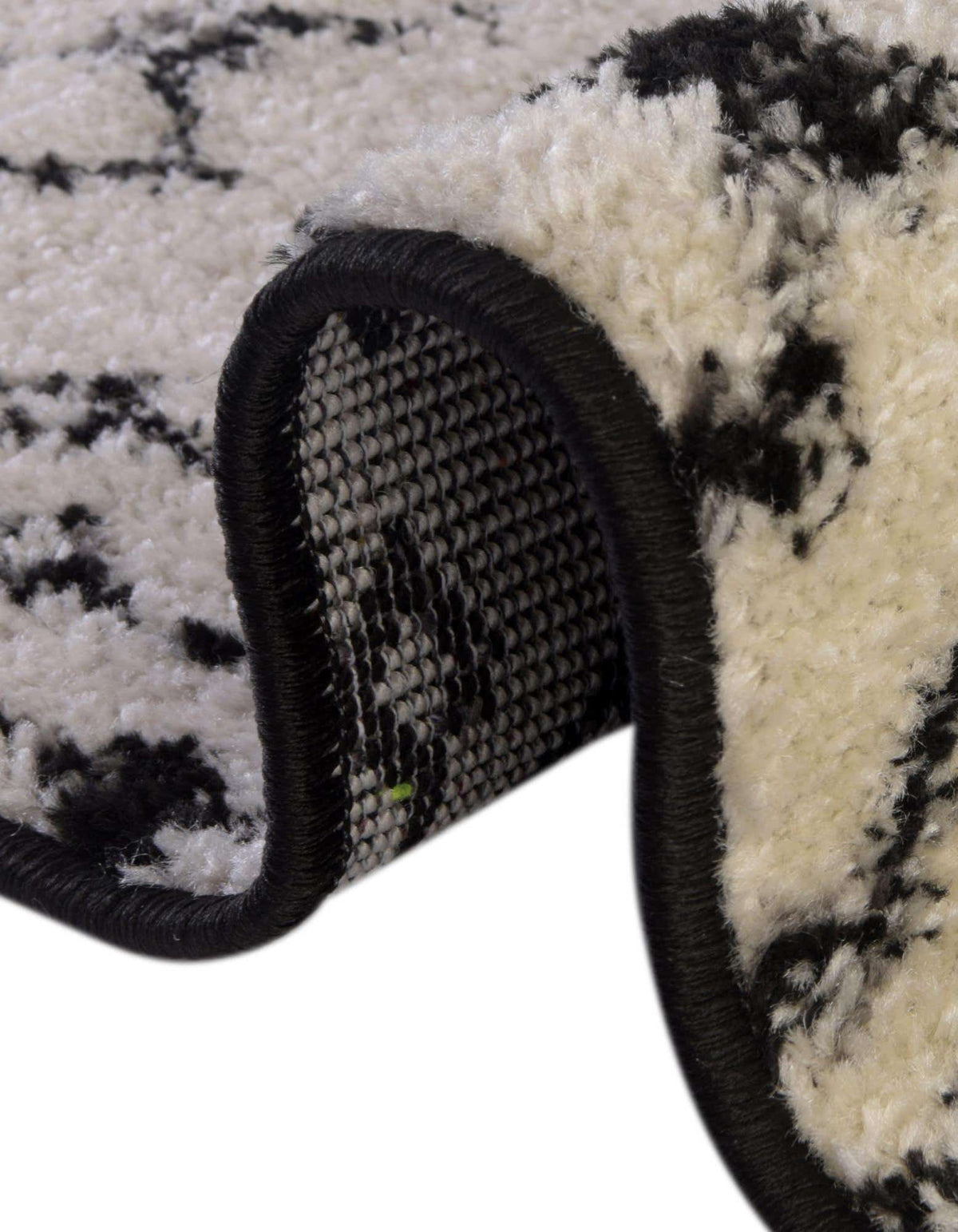 Rechteck Teppich Moroccan Trellis in Schwarz und Weiss von Hadorn™ - Lifestyle Image