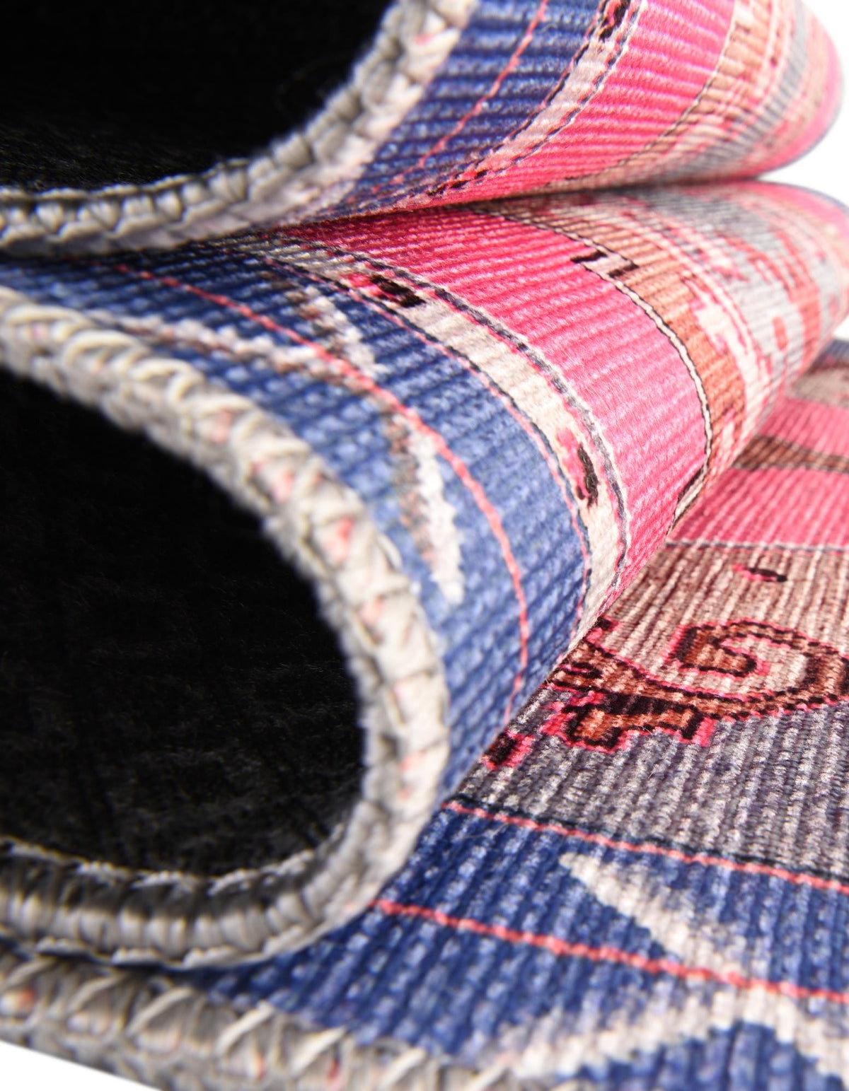 Rund Teppich Timeless in Fuchsie von Hadorn™ - Lifestyle Image