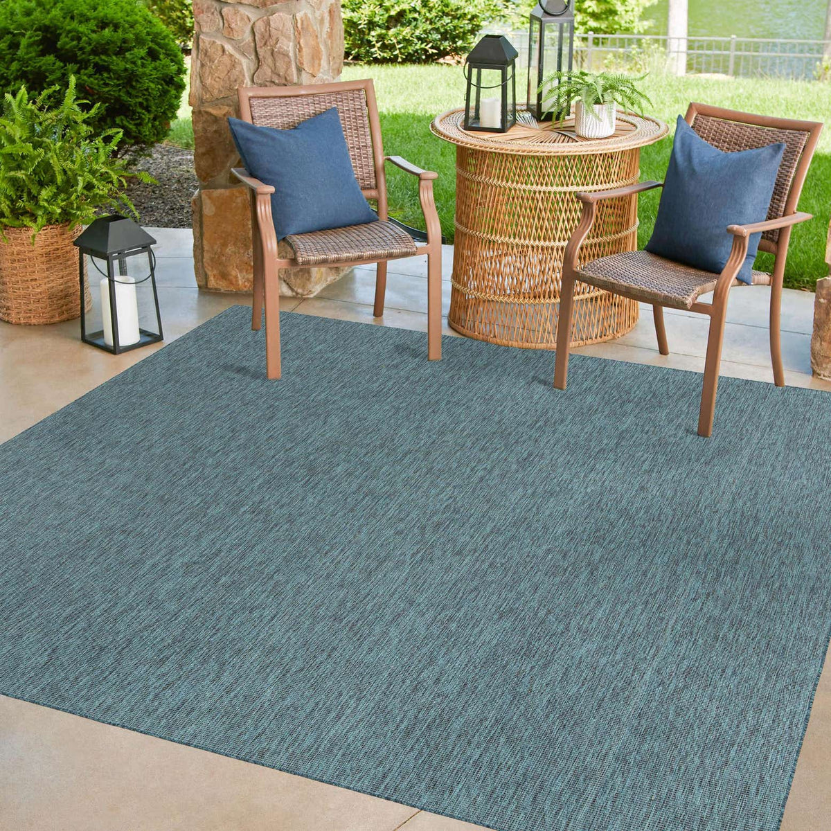 Quadratisch Outdoor Teppich Tulum Outdoor in Blaugrün von Hadorn™ - Lifestyle Image