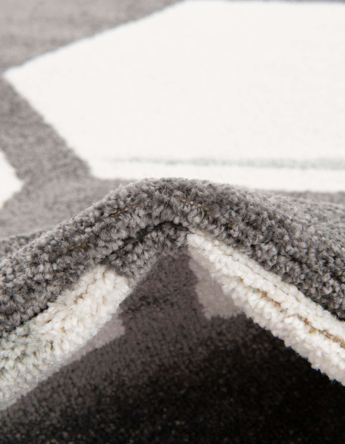 Rund Teppich Whimsy Kids in Schwarz und Weiss von Hadorn™ - Lifestyle Image