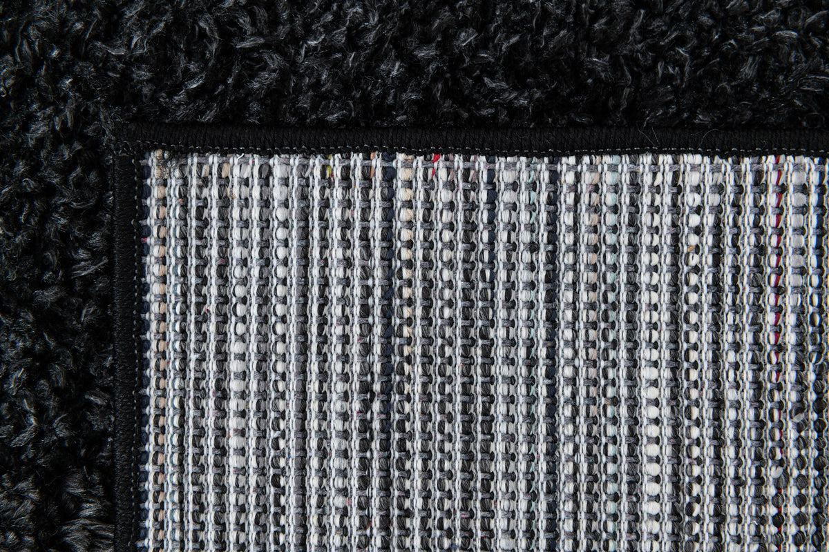 Rechteck Teppich Thun Arbor in Schwarz von Hadorn™ - Lifestyle Image