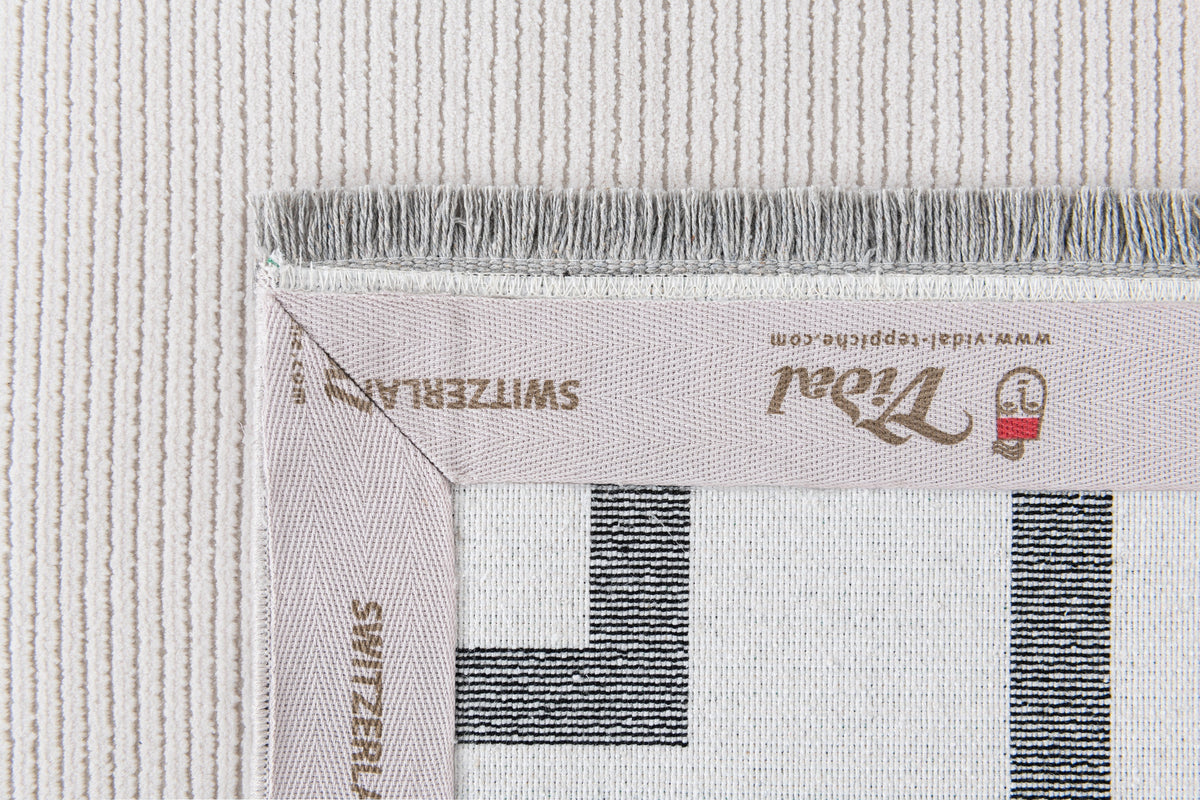 Rechteck Luxus Teppich Laax in Grau von Hadorn™ - Lifestyle Image
