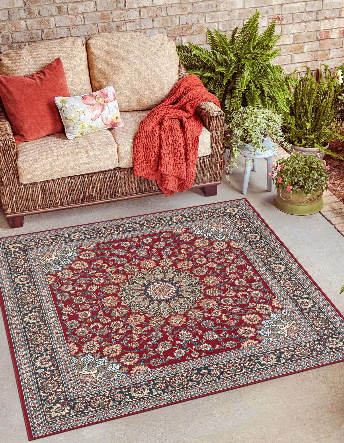 Outdoor Traditional