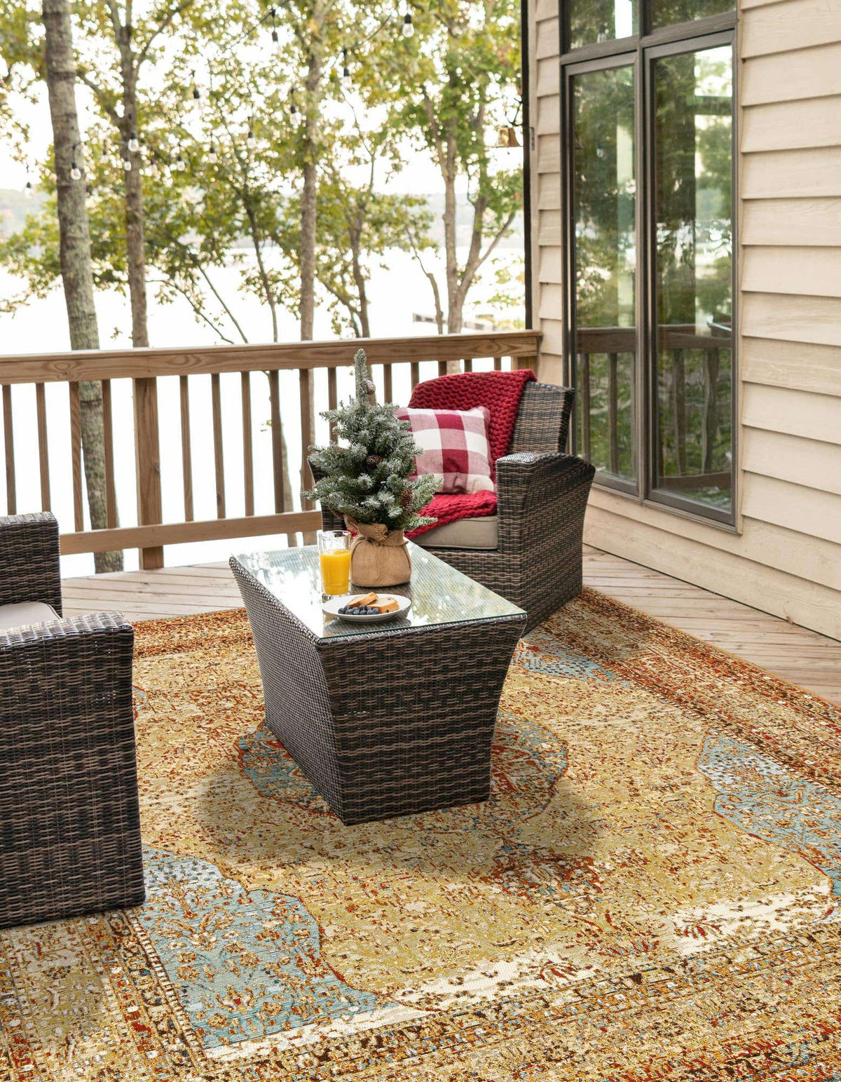 Outdoor Traditional