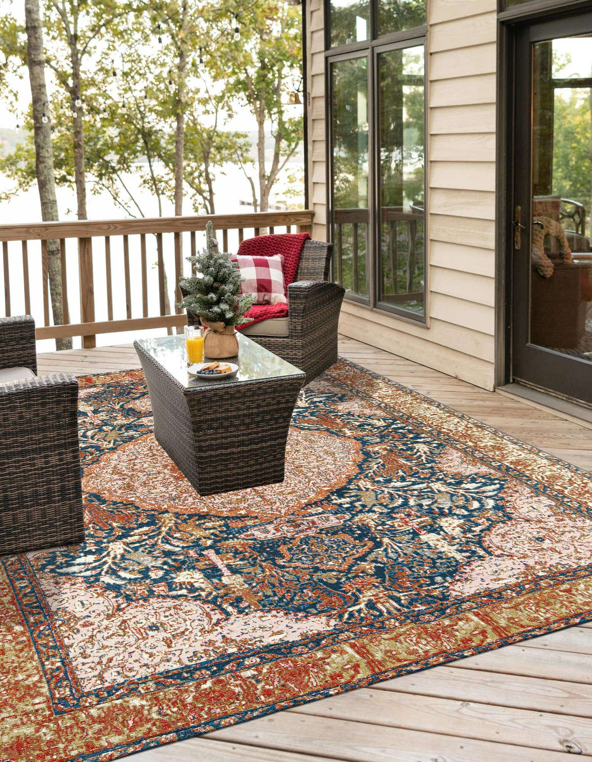 Outdoor Traditional