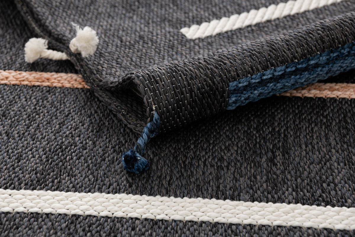 Rechteck Teppich Juniper Boho in Anthrazit von Hadorn™ - Lifestyle Image