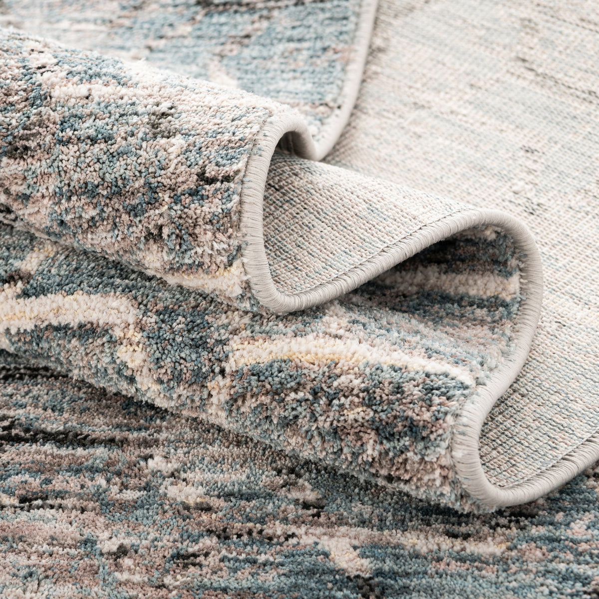 Rechteck Teppich Zora Modern in Blau von Hadorn™ - Lifestyle Image