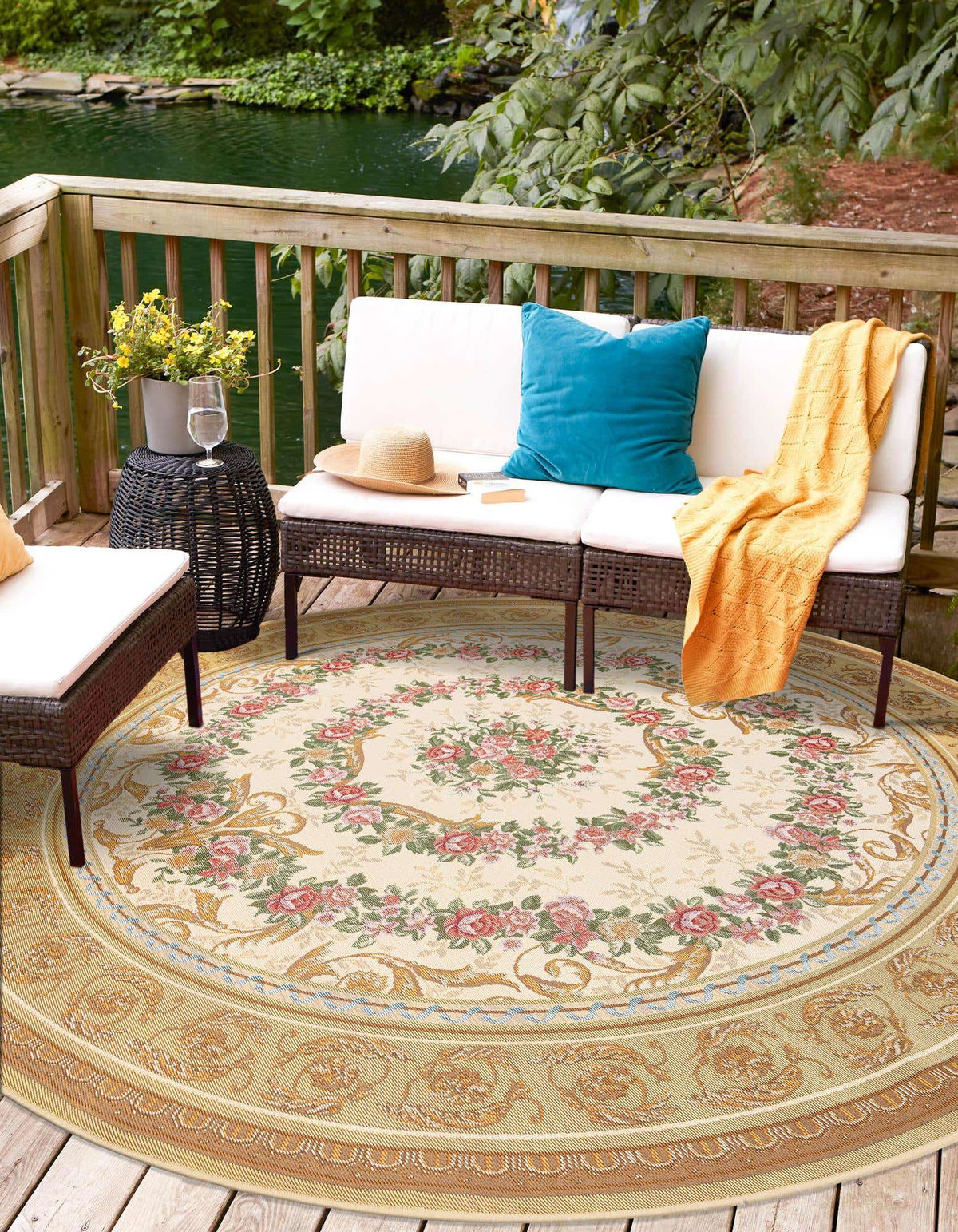 Outdoor Traditional