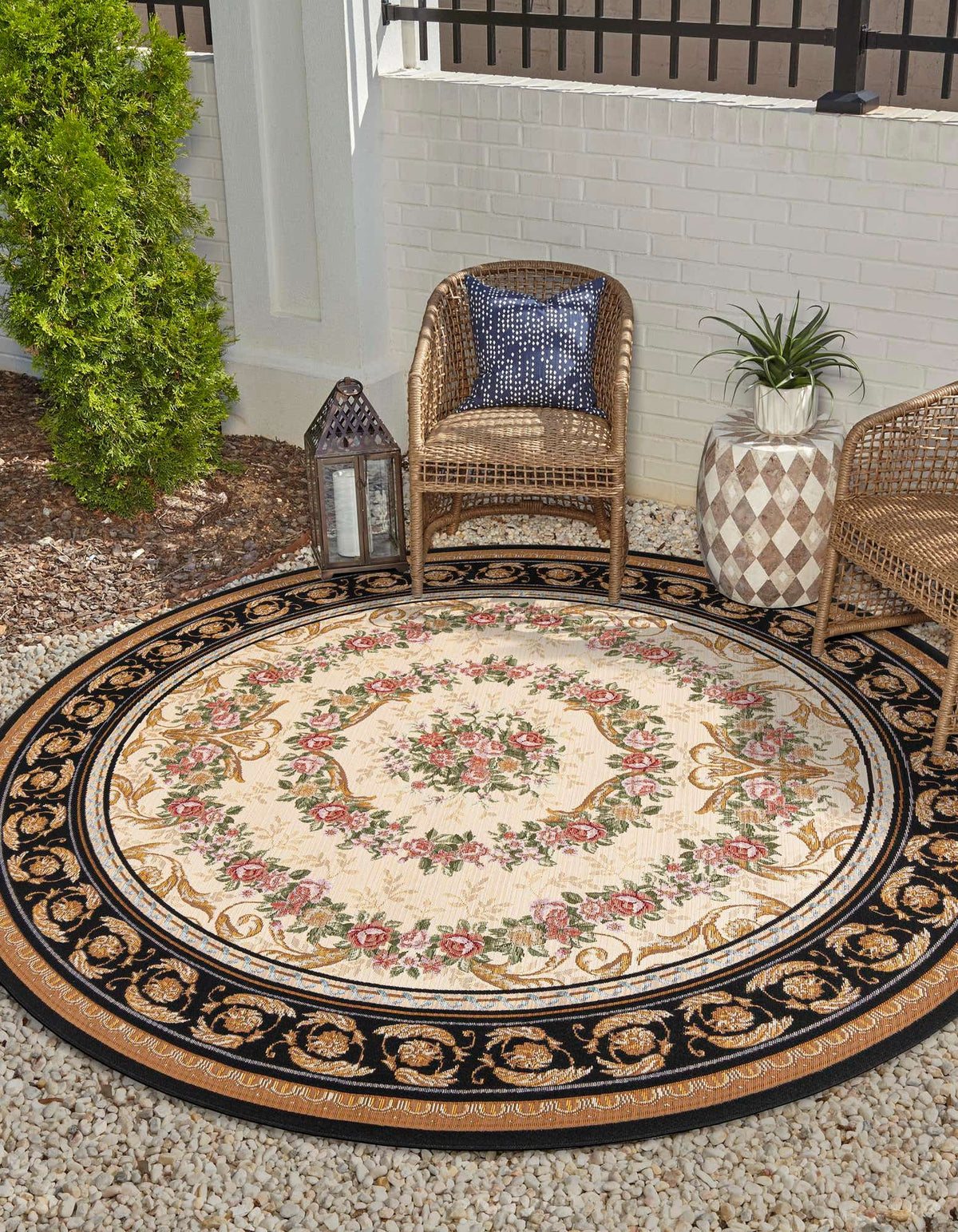 Outdoor Traditional