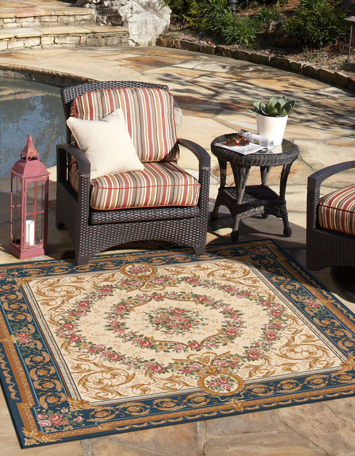 Outdoor Traditional