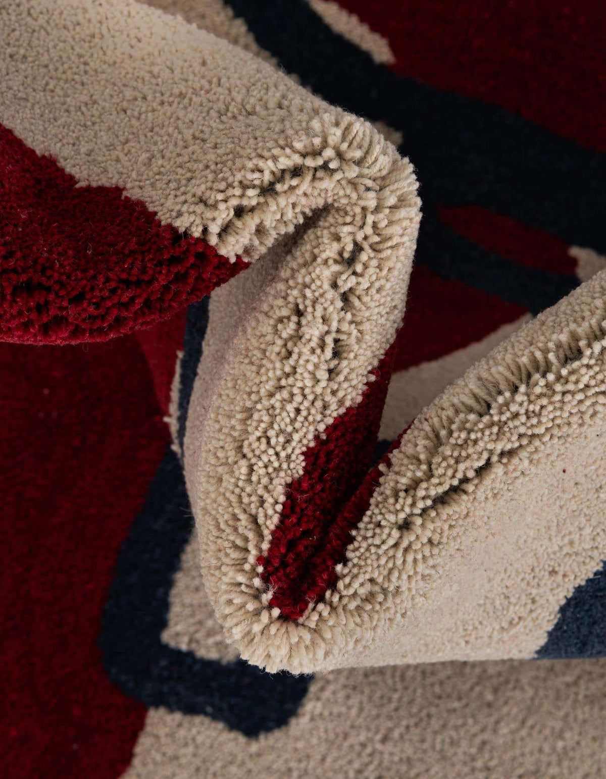 Läufer Teppich AI Handgetuftet in Elfenbein und Rot von Hadorn™ - Lifestyle Image