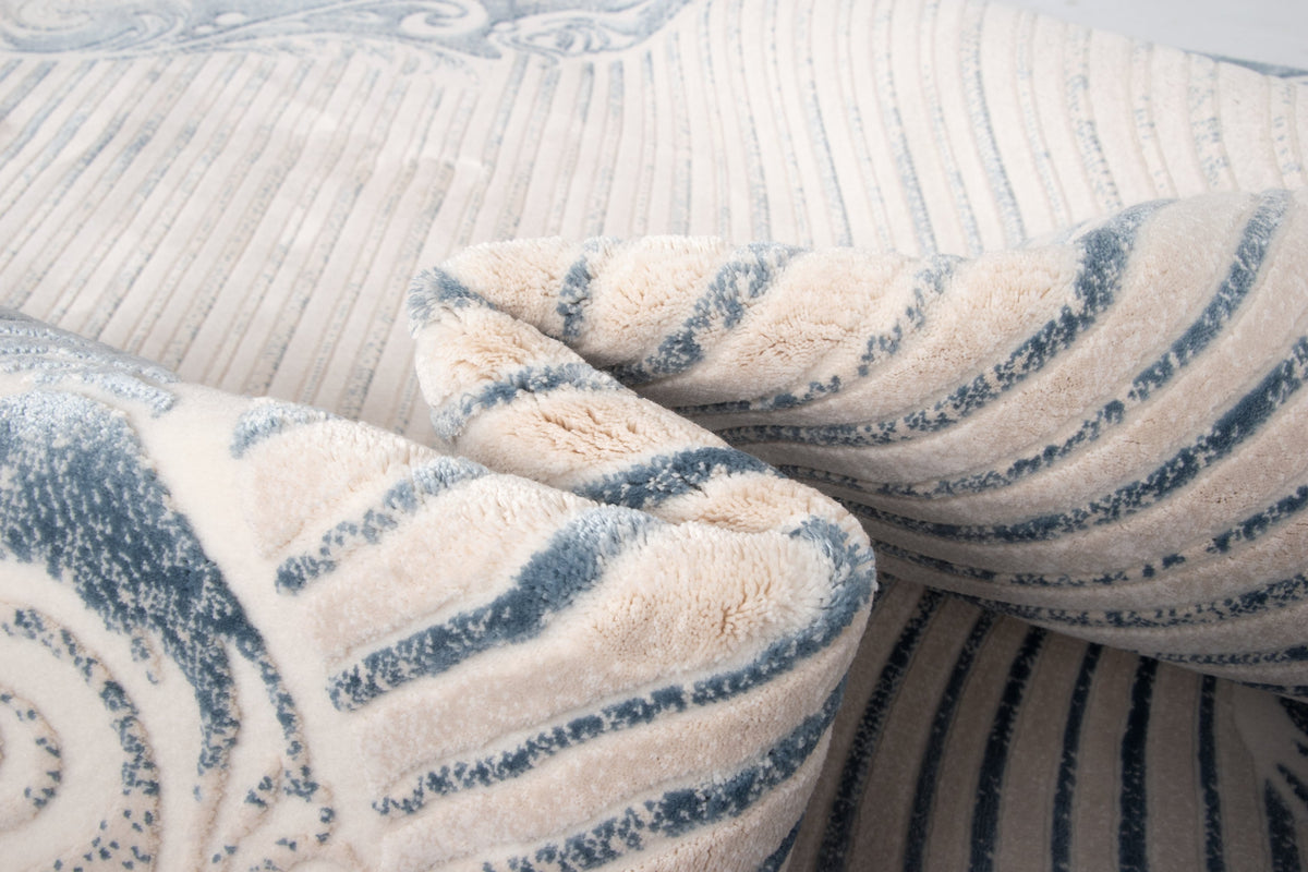 Rechteck Teppich Royal Rooted in Creme von Hadorn™ - Lifestyle Image