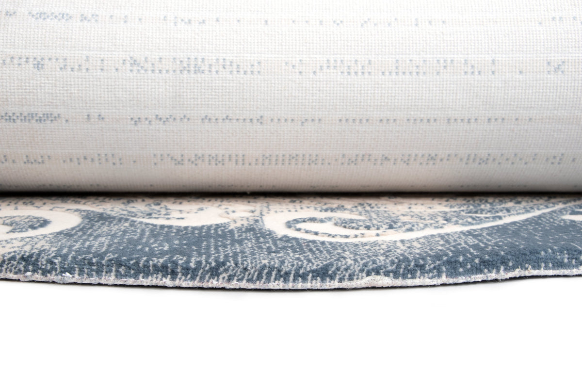 Rechteck Teppich Royal Rooted in Creme von Hadorn™ - Lifestyle Image