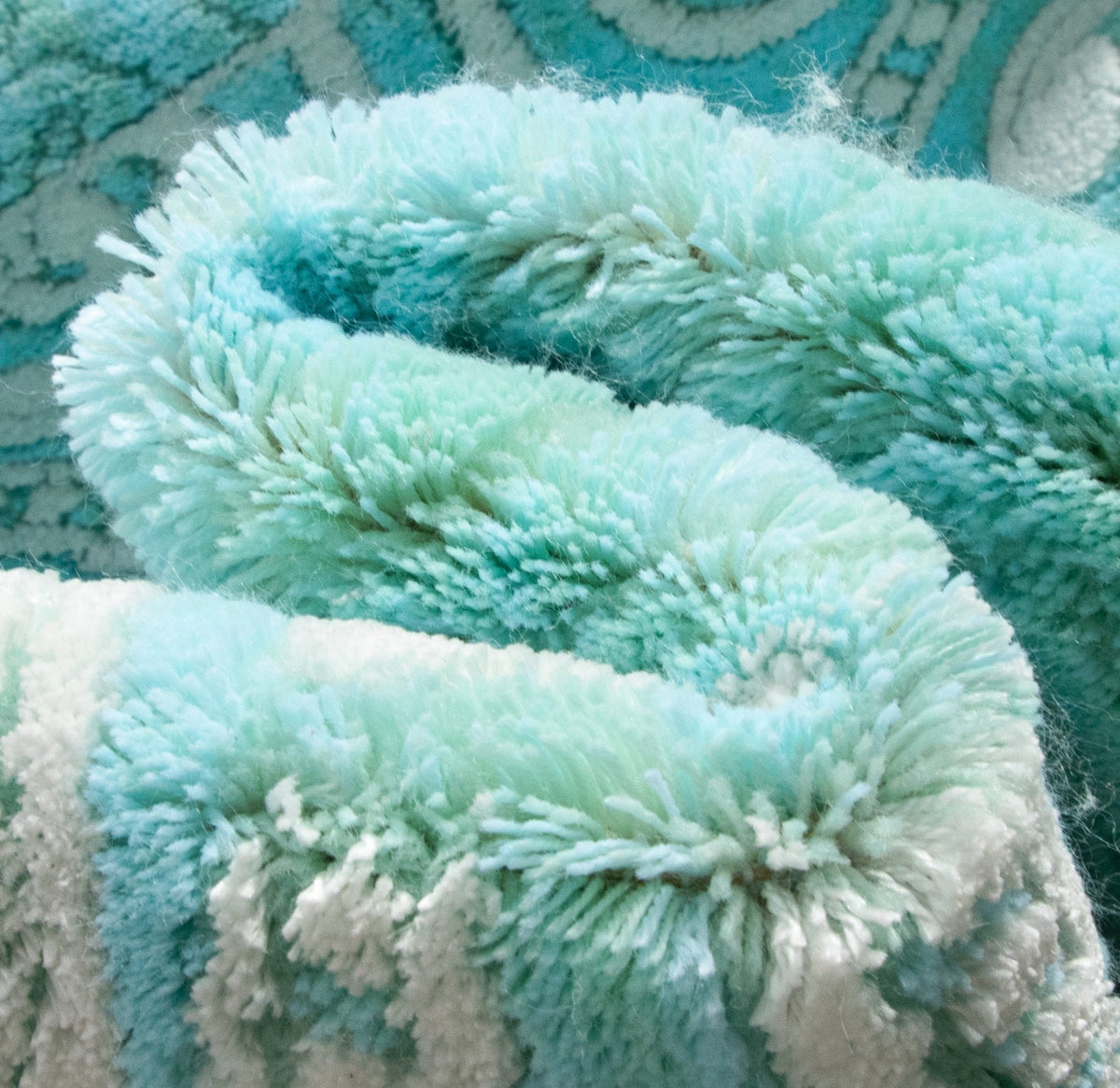 Rechteck Teppich Royal Phoenix in Blau von Hadorn™ - Lifestyle Image
