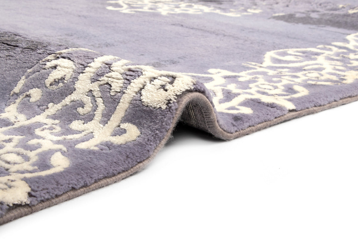 Rechteck Teppich Royal Ayda in Violett von Hadorn™ - Lifestyle Image
