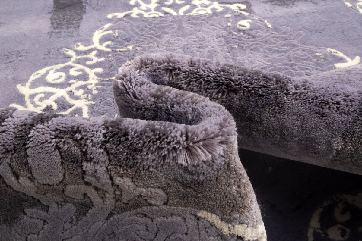 Rechteck Teppich Royal Ayda in Violett von Hadorn™ - Lifestyle Image