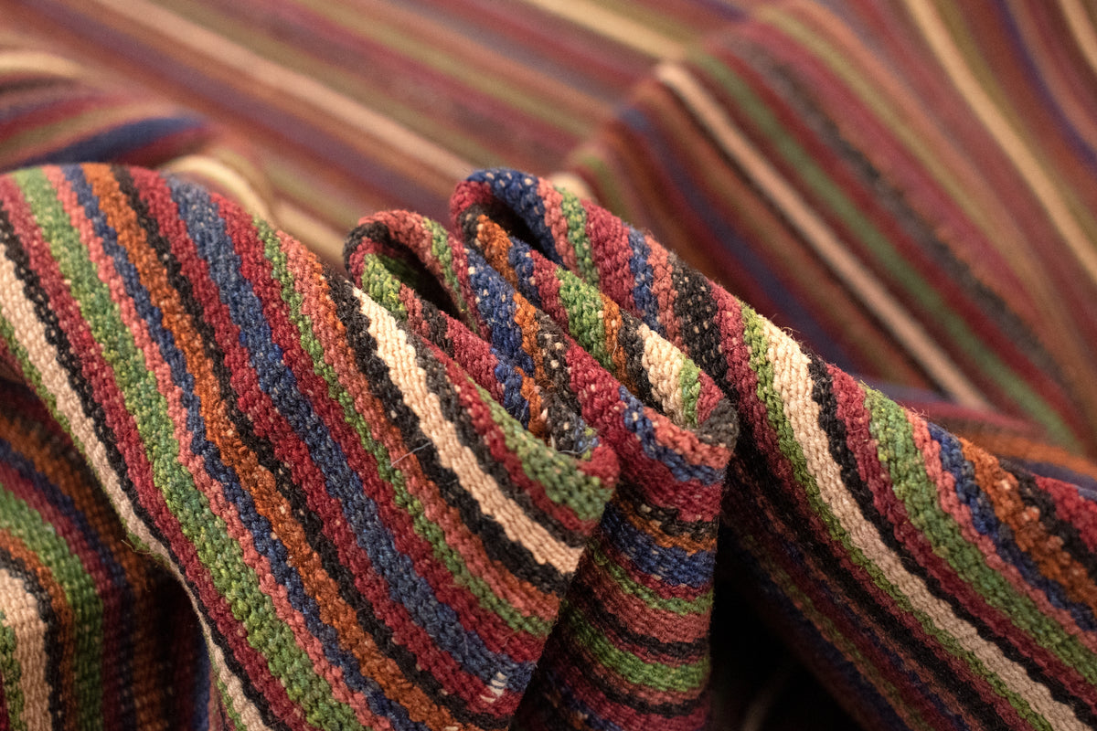 Wolle Persien Teppich Harssin Kelim in Rot von Hadorn™ - Lifestyle Image